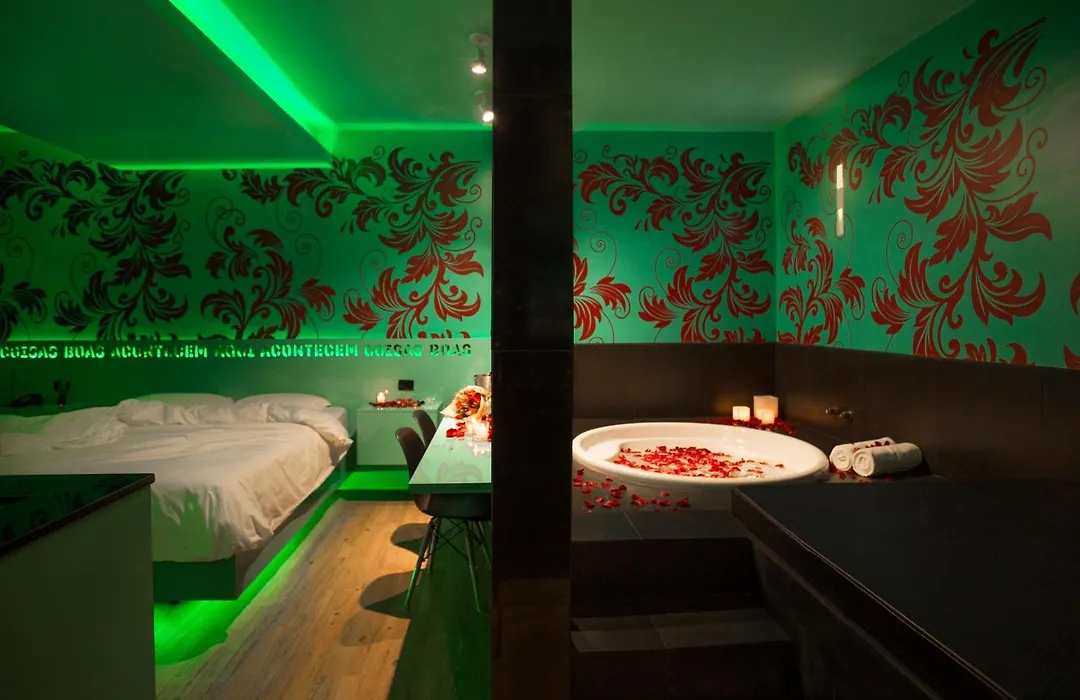 Tout Motel (Adults Only)-1