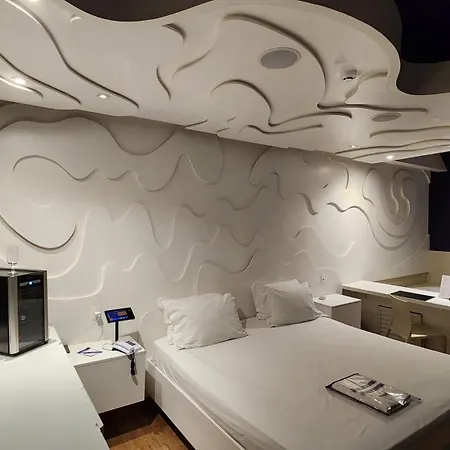 Tout Motel (Adults Only)-3