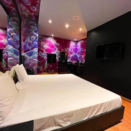 Tout Motel (Adults Only)-2